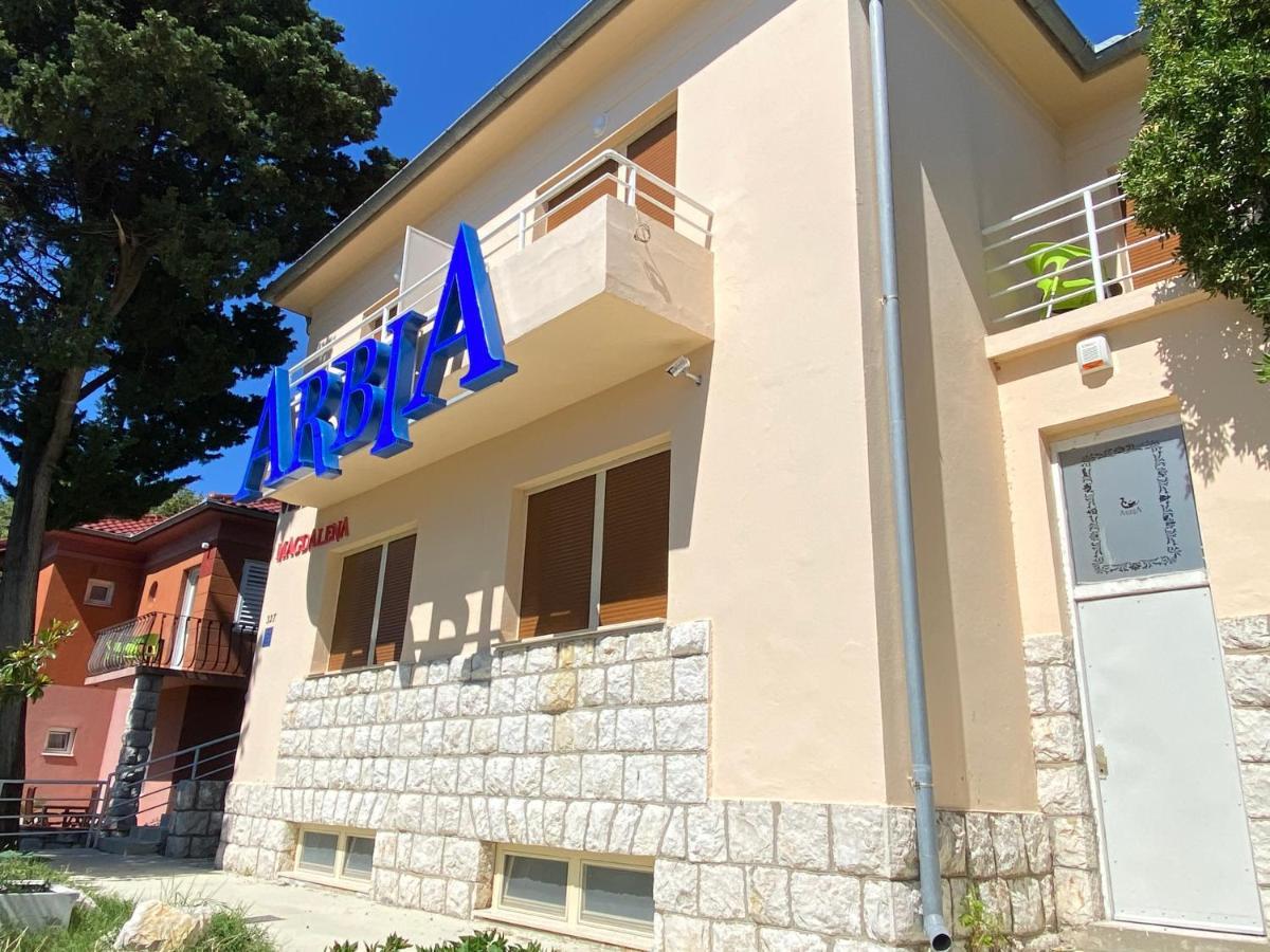 Banjol Villas Arbia - Magdalena By The Beach מראה חיצוני תמונה